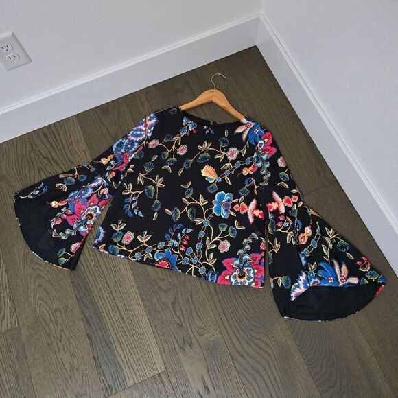 🆕️ Beulah Style Victorious Long Flare Bell Sleeve Blouse in Floral - Picture 5 of 11